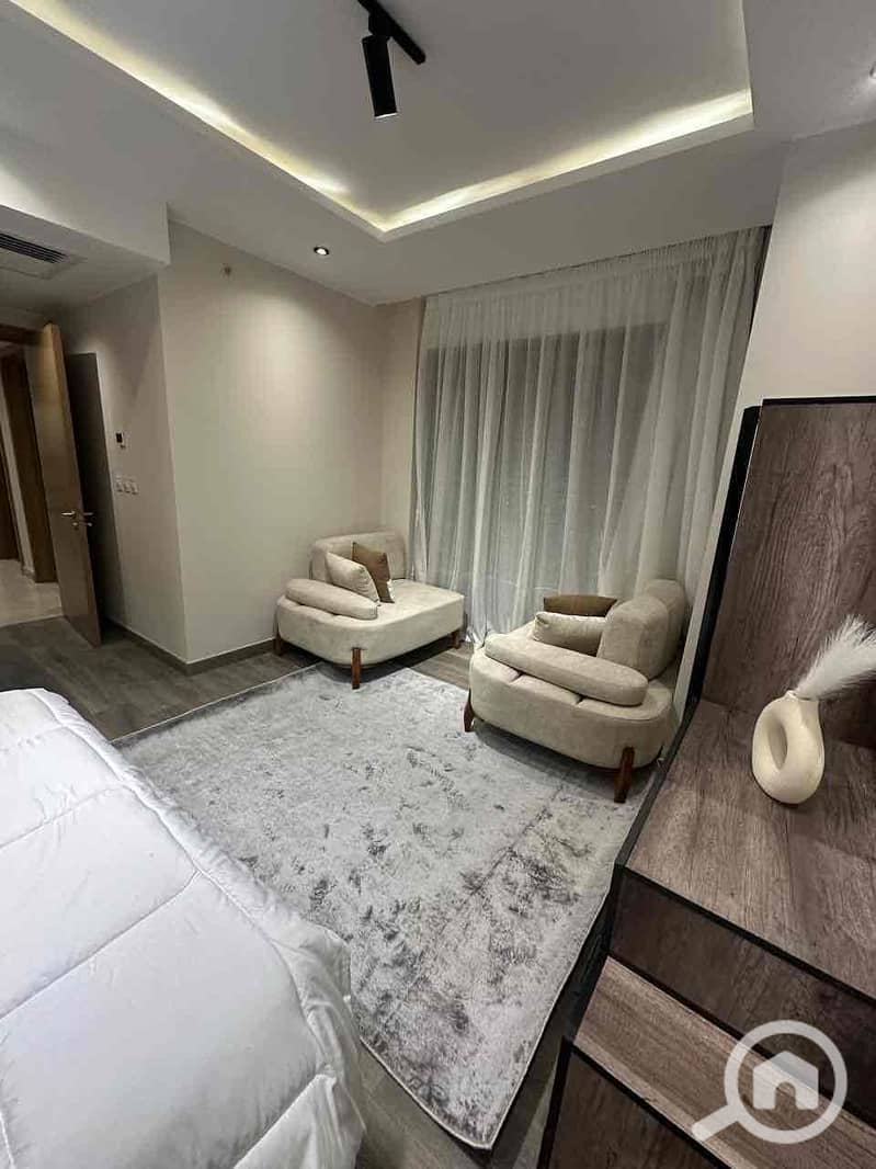 12 ce7a004f-d306-4bed-972c-545fb283e1b3. jpg