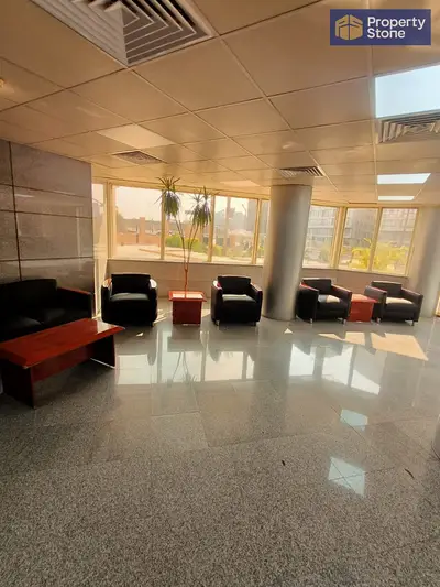 Administrative office for rent, 2000 sq m, super deluxe finishing, directly on the Ring Road. Strategic location close to all services.