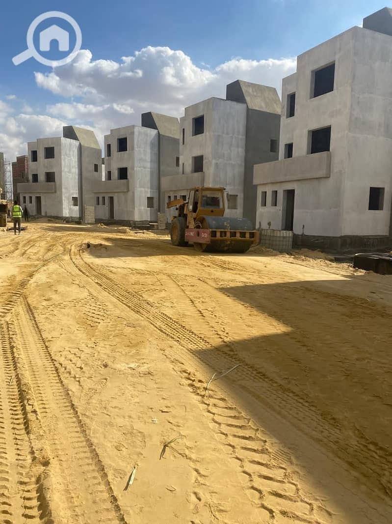 Finished apartment for sale at a special price in Rivers Compound, directly on Al Dabaa Axis, just minutes from the Cairo–Alexandria Desert Road. – pohled 3