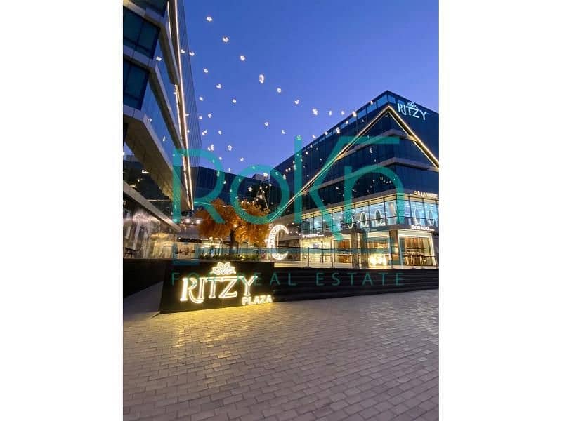 Fully finished office with air conditioning in a prime location in Ritzy Mall, Sheikh Zayed - Widok 3