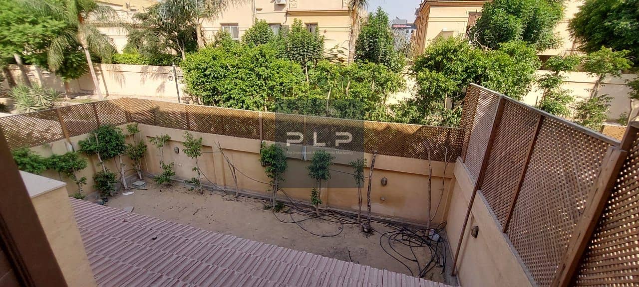 Standalone villa for sale, resale, ready for immediate occupancy, ultra-luxuriously finished, prime location with a swimming pool view in Tiba Heights - Ansicht 4