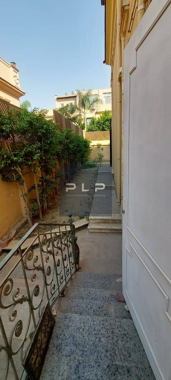 Standalone villa for sale, resale, ready for immediate occupancy, ultra-luxuriously finished, prime location with a swimming pool view in Tiba Heights - Ansicht 6