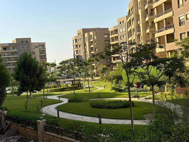 210-meter apartment below market price, resale for sale, ready to move in The Square compound in the heart of Fifth Settlement in Golden Square - Ansicht 2