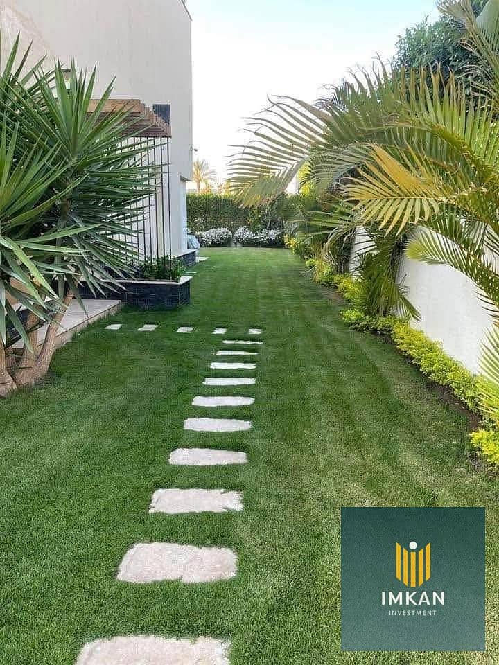 A townhouse with a garden and roof for sale in Talala Compound, fully finished, with installments over 15 years without interest, with a down payment of 800,000 next to SODIC by Madinet Misr for Housing and Development. - Widok 3