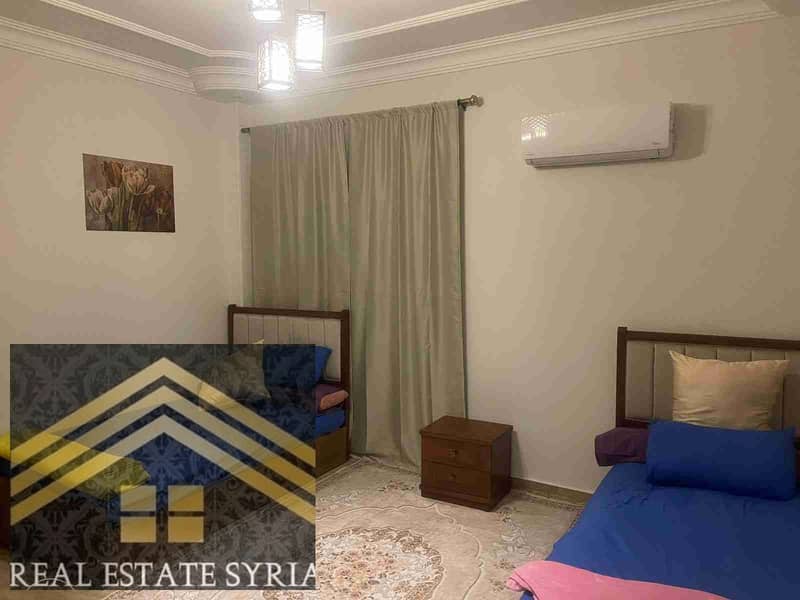 Furnished apartment for rent daily or monthly next to the Suez Road and the entrance to the City of Al-Shorouk, with a private entrance and an air-conditioned garden. - Bild 4