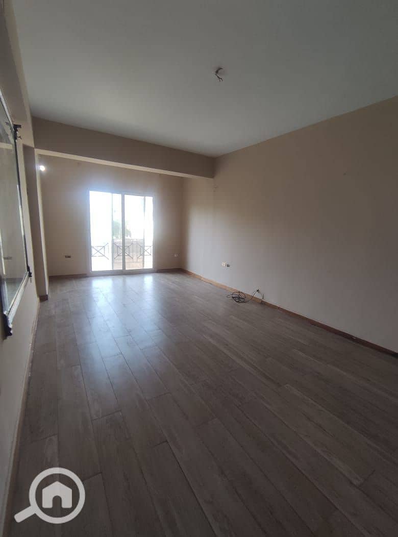 Corner townhouse for rent in Hadayek El Mohandeseen Large area + swimming pool + prime location - Widok 3