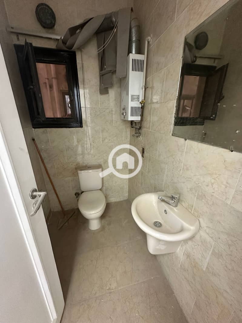 Office for rent in Maadi next to Grand Mall, 4 rooms - Mehr