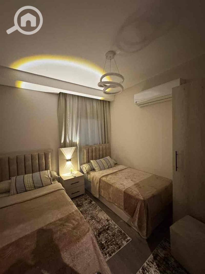 8 5cfab9b9-1a43-480c-9bcd-8e601db4dec8. jpg