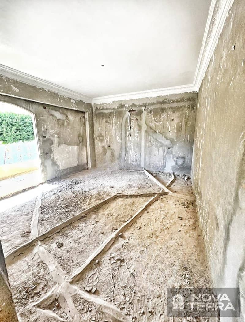Standalone villa for sale in West Somed – Neighborhood 9 – 6th of October Corner plot with a clear sea view | 5000 sq m garden with usufruct rights - Mehr