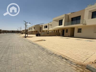 تاون هاوس 3 غرف نوم للبيع في الشيخ زايد، الجيزة - 547d085e-16e3-449d-b5b5-beca01d3044d. jpg