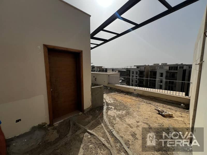 13 Penthouse for sale in Six West Compound, Beverly Hills – Sheikh Zayed-image-13. jpg
