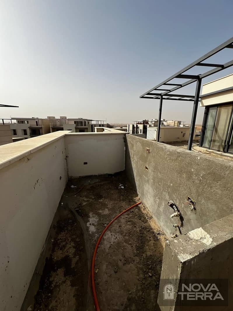 14 Penthouse for sale in Six West Compound, Beverly Hills – Sheikh Zayed-image-14. jpg