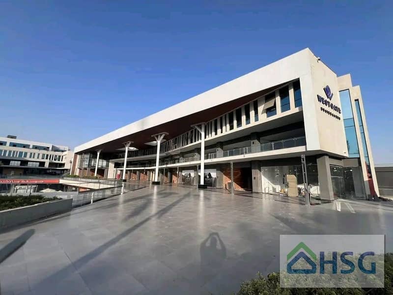 Office for rent in a commercial mall - Westgate - facing the front - Więcej