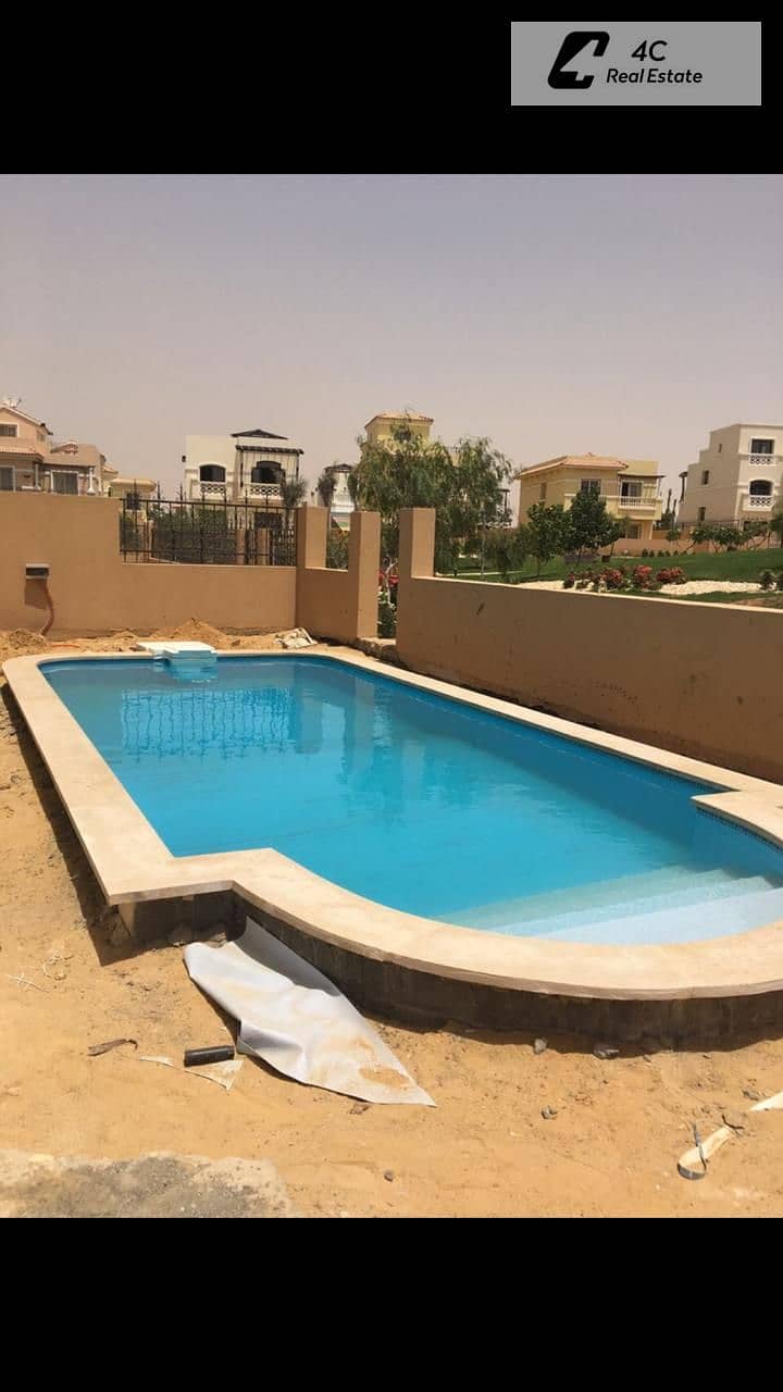 Standalone in Hyde Park Compound prime location with swimming pool and private garden immediate occupancy for sale - Bild 5