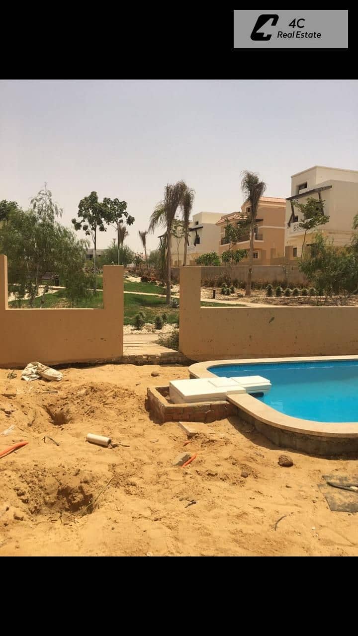 Standalone in Hyde Park Compound prime location with swimming pool and private garden immediate occupancy for sale - Bild 6