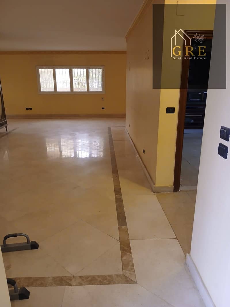 A unique duplex opportunity for sale in 6th of October – Mohandessin Square – Sixth Tourism Area – 420m + 150m private garden – Super Lux finishing and a very upscale location. - Więcej