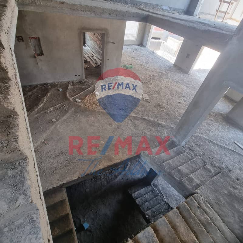 Twin Villa For sale-Prime location - Ready To Move - Mehr