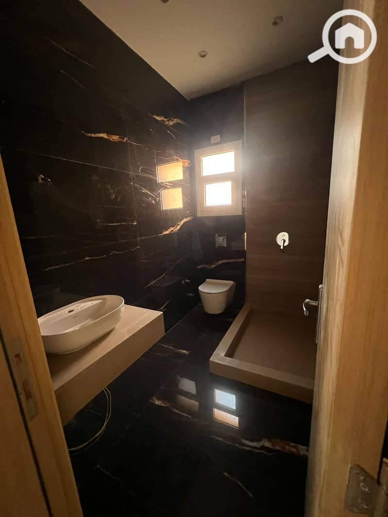 9 92f66348-226b-42b9-9804-7938cef82bd9. jpg