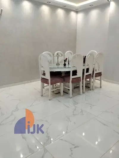 A distinctive apartment for sale, ready for immediate occupancy, in the heart of Sheikh Zayed. The building is located in the highest area of Zayed, o