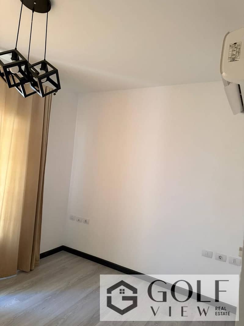 For rent: 287 sq m villa with a 130 sq m garden in Mountain View Chillout Park, October City. One of Mountain View's most prestigious projects - minut - Ansicht 5