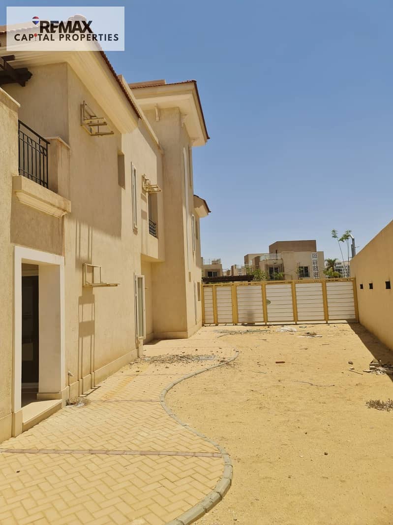 Immediate receipt completed, open view directly onto the landscape and the iconic Tower House Quarter, VIP area. – pohled 2