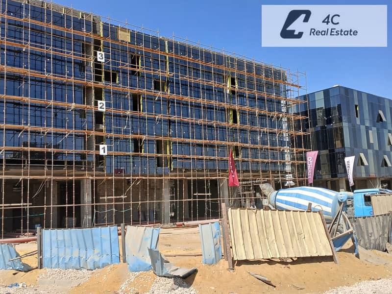 Under market price Admin office 1023 m Fully Finished+Ac ready to move for sale with down payment and installments- View landscape, very prime locatio – pohled 4