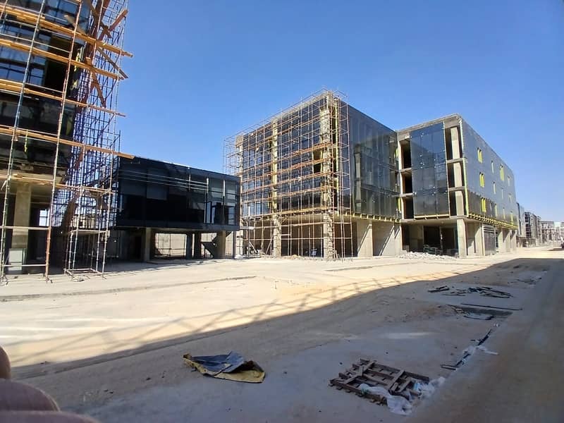 Under market price Admin office 1023 m Fully Finished+Ac ready to move for sale with down payment and installments- View landscape, very prime locatio – pohled 6
