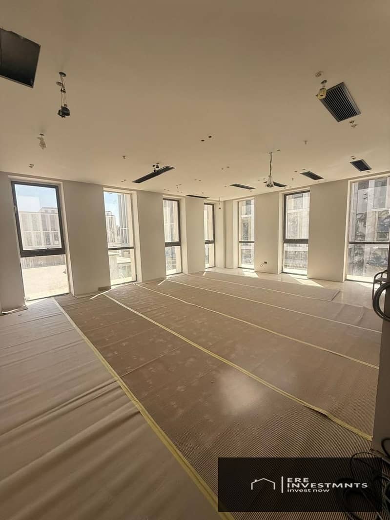 Office space for rent, 105 square meters - in The Place - Mivida, Fifth Settlement (at the lowest price in the market) for startups and entrepreneurs – pohled 2