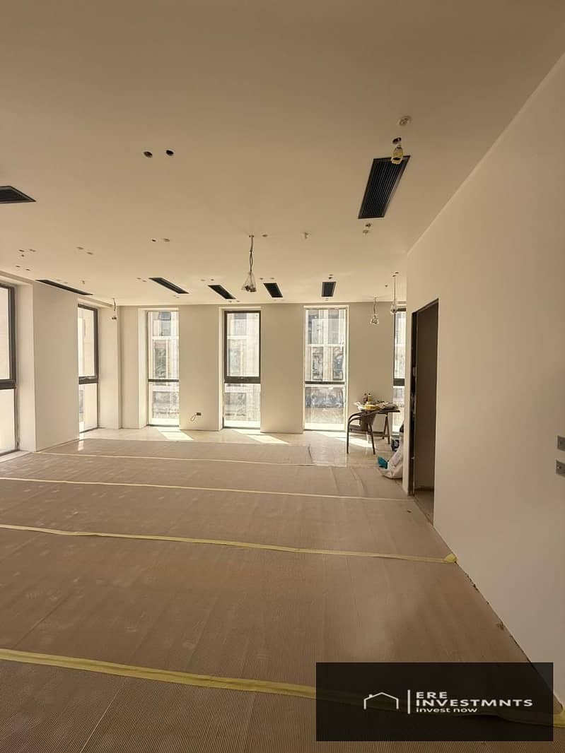 Office space for rent, 105 square meters - in The Place - Mivida, Fifth Settlement (at the lowest price in the market) for startups and entrepreneurs – pohled 4