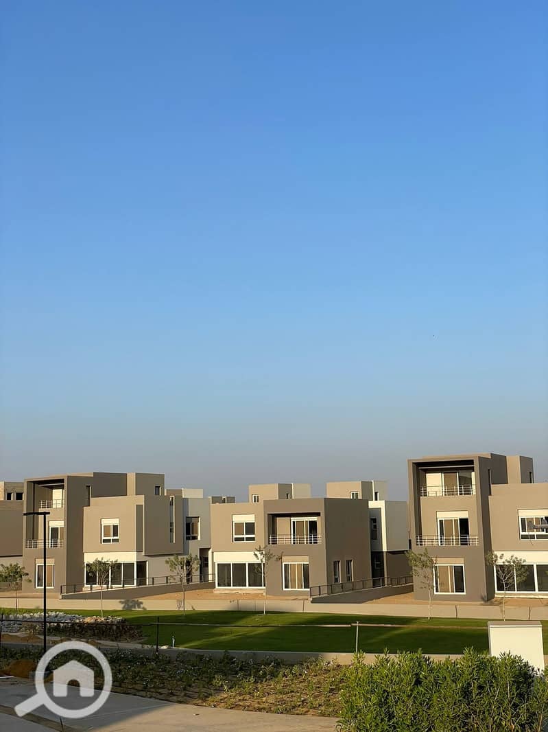 Townhouse for Sale – Immediate Delivery in a Prime Location in Sheikh Zayed, Etapa Compound - Widok 5