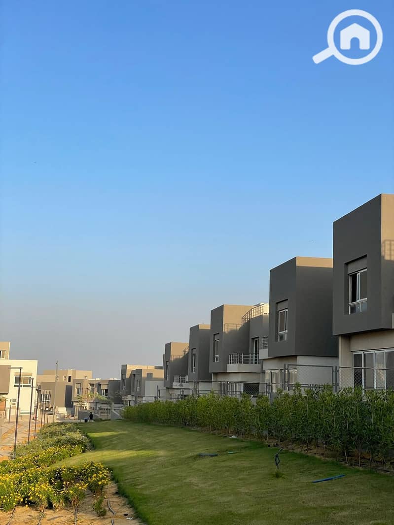 Townhouse for Sale – Immediate Delivery in a Prime Location in Sheikh Zayed, Etapa Compound - Więcej
