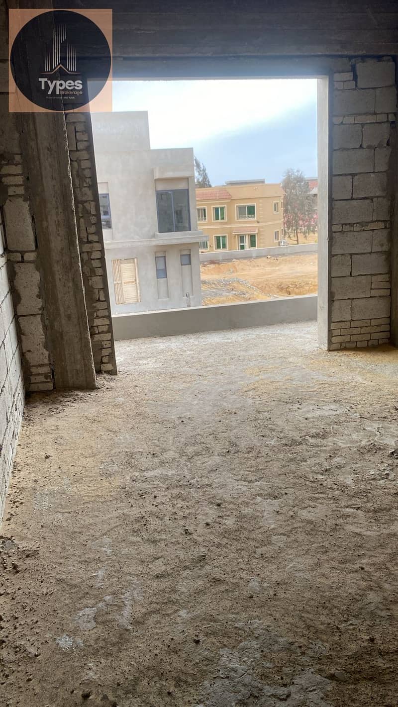 Twin house for sale, 262 square meters, in Lake West 3 compound, next to New Zayed and Karma Gates compound. - Mehr