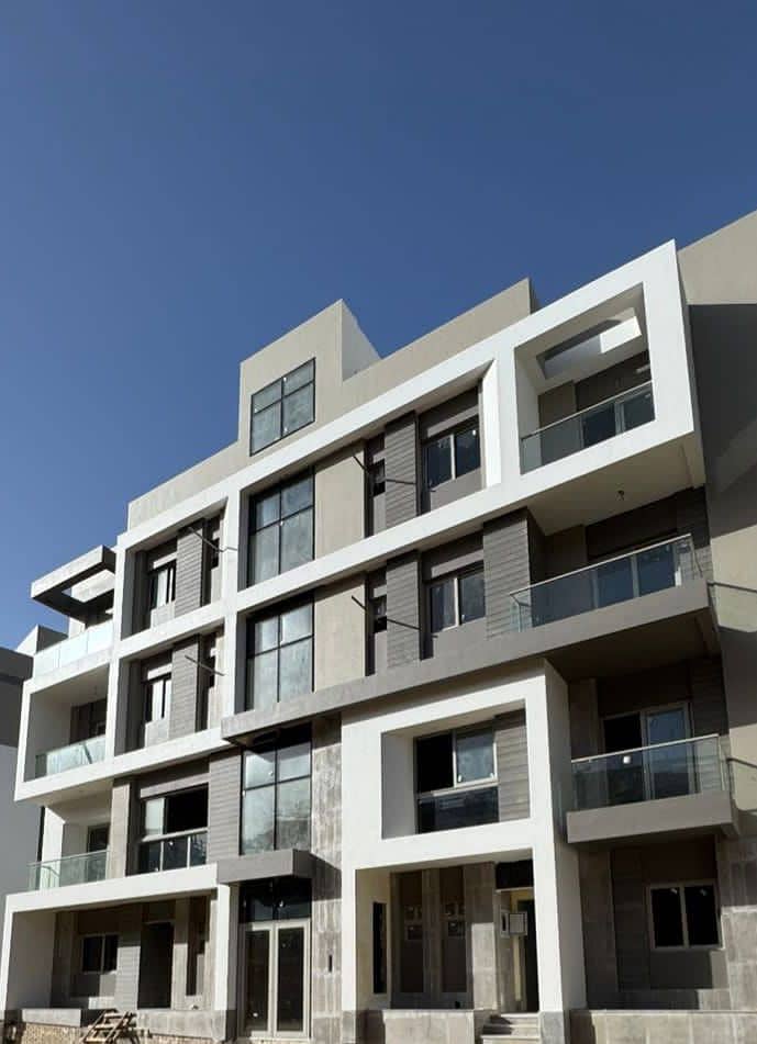 108 sqm two-room apartment for sale in a very special location in Sheikh Zayed Park View - Więcej