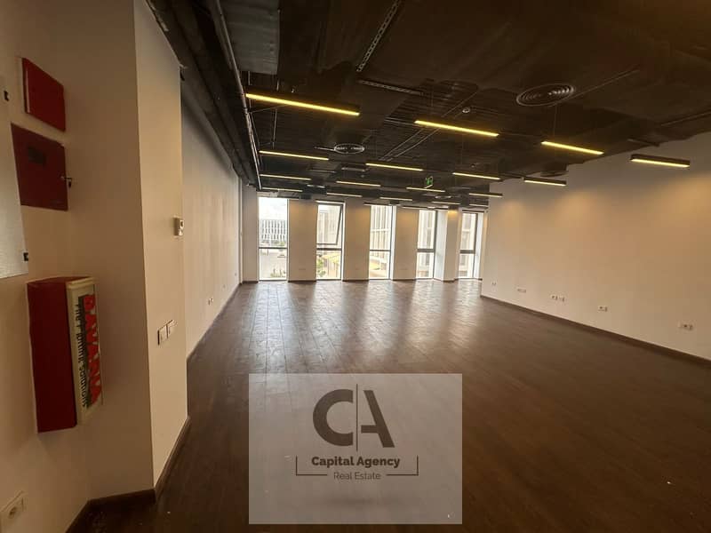 Fully finished office for rent, 127 sq m, in Mivida The Place, surrounded by major companies - Fifth Settlement – pohled 3
