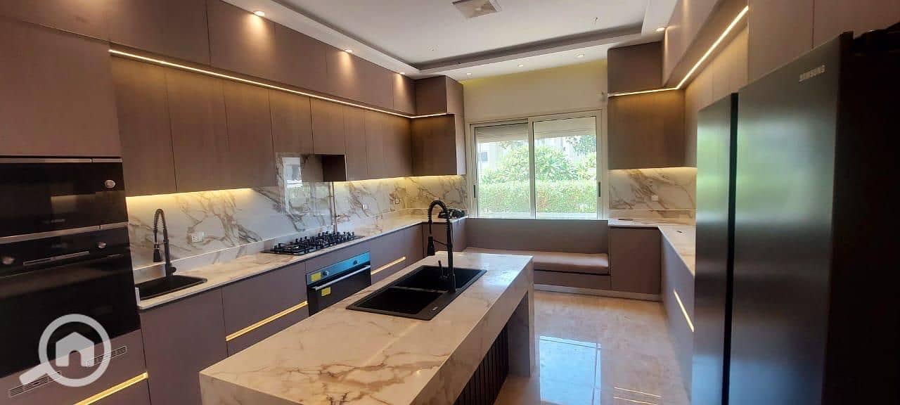 Luxury Villa for Rent – High-End Finishing, Kitchen & ACs, Internal Elevator in Oriana, Cairo Festival City, New Cairo - Widok 6