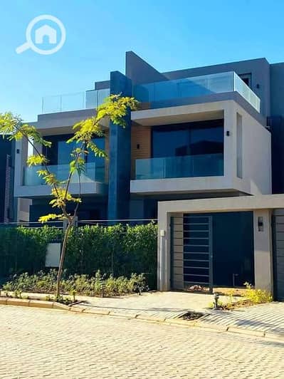 4 Bedroom Villa for Sale in New Cairo, Cairo - 649312138_2076834363229064_1963433253728519862_n. jpg