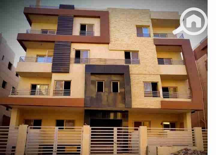 A stunning apartment available for immediate delivery for sale in the heart of the Fifth Settlement in Al-Narges, featuring 3 rooms and 2 bathrooms. - Widok 2