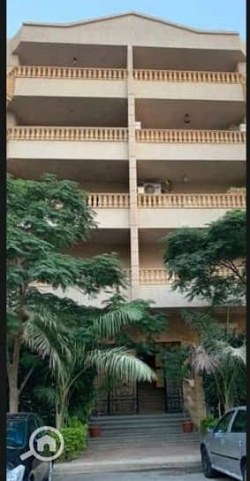 عقار سكني آخر 4 غرف نوم للبيع في 6 أكتوبر، الجيزة - عمارة للبيع. jpg