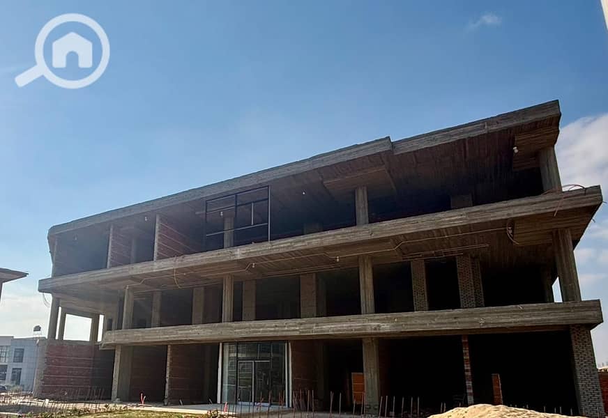 Fully finished clinic with air conditioning, ready for viewing, for sale on installments near Global Care Hospital Sheikh Zayed in Sheikh Zayed City - Bild 2