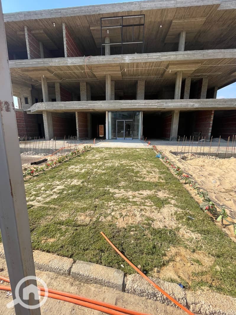 Fully finished clinic with air conditioning, ready for viewing, for sale on installments near Global Care Hospital Sheikh Zayed in Sheikh Zayed City - Bild 3