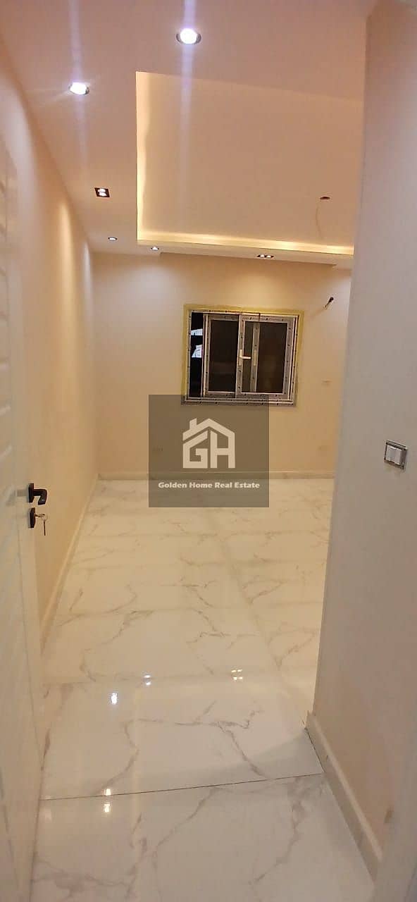 Apartment for rent in Phase 4, second floor, 174 sq m, steps from the gate, super deluxe finishing, in Elkhmayel Compound, Sheikh Zayed - Widok 2