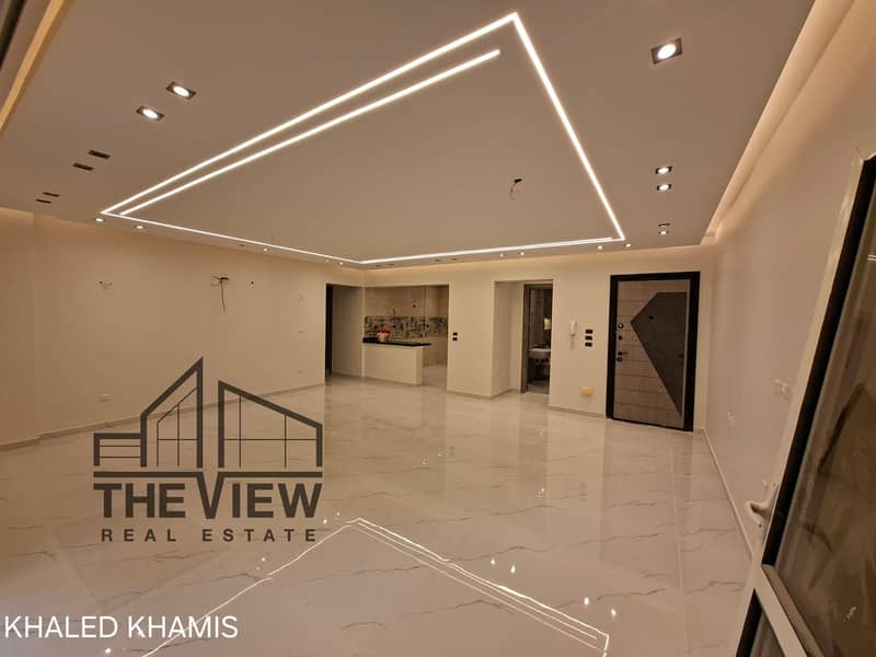 Ground Floor with Garden Prime Location Ultra Finish - Vista 3