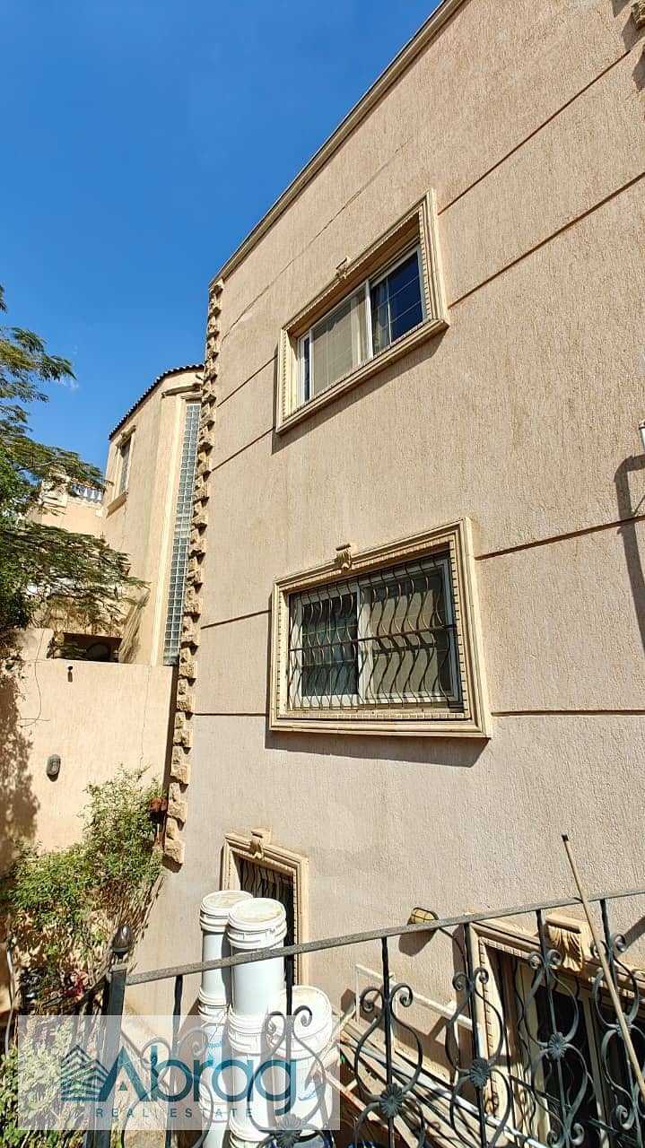 For Sale: Standalone Villa, 650 sq m, fully finished, in the Diplomats District, Sheikh Zayed City - Widok 2
