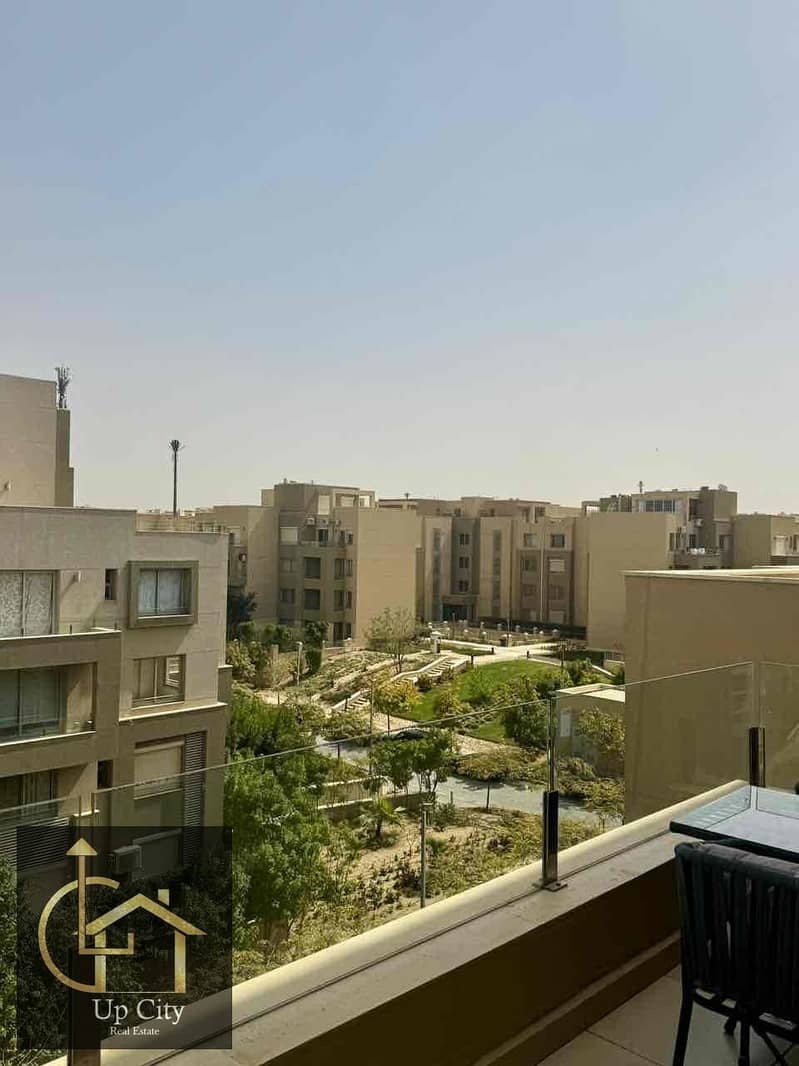 Special penthouse For rent Fully furnished with Roof area First use Open view on Garden - Aanzicht 4