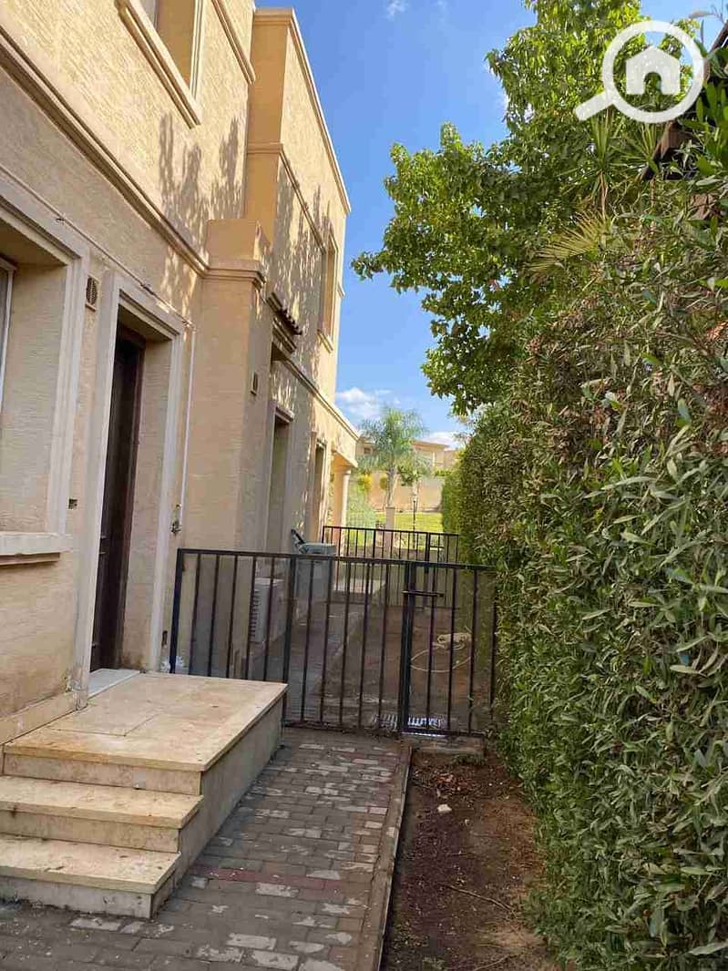 Villa for rent in The Villa compound in New Cairo, Fifth Settlement. Very prime location, close to 90th Street. - Widok 2