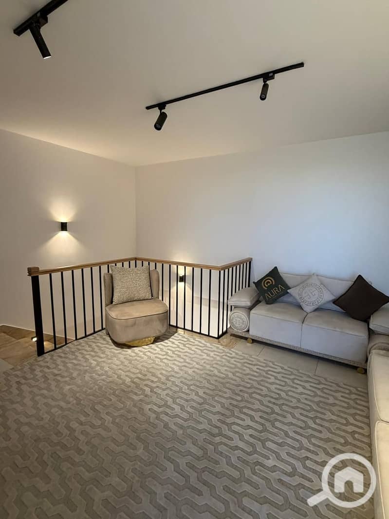Upper Duplex Furnished 3BR for rent in Sheikh Zayed Beverly hills Westown Compound - Więcej
