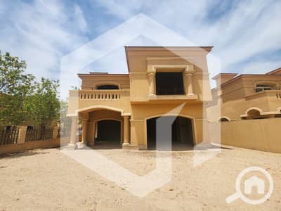فیلا 5 غرف نوم للبيع في الشيخ زايد، الجيزة - Royal Meadows 1. jpeg