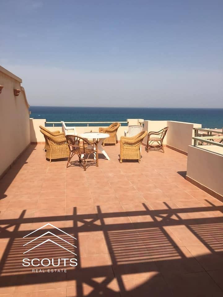 Beachfront chalet in a prime location in Lavista 6 near Porto Ain Sokhna - immediate occupancy with high-end super-lux finishing. Special price for ca - Widok 2