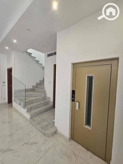 تاون هاوس 5 غرف نوم للايجار في الشيخ زايد، الجيزة - 5961b5f3-e482-4bbe-97ad-9a0f8a91d588. jpg