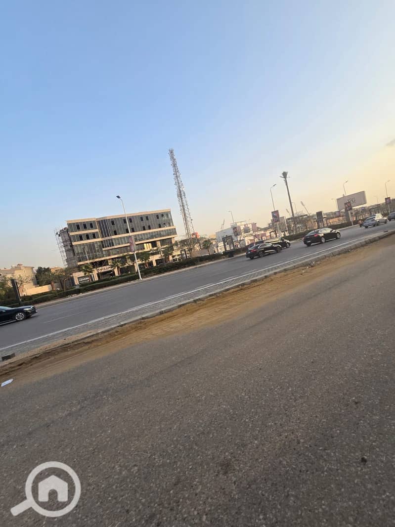 Prime Retail Shop for Sale in New Cairo – 56 sqm | Ground Floor Plaza View | Rented Unit - Widok 5